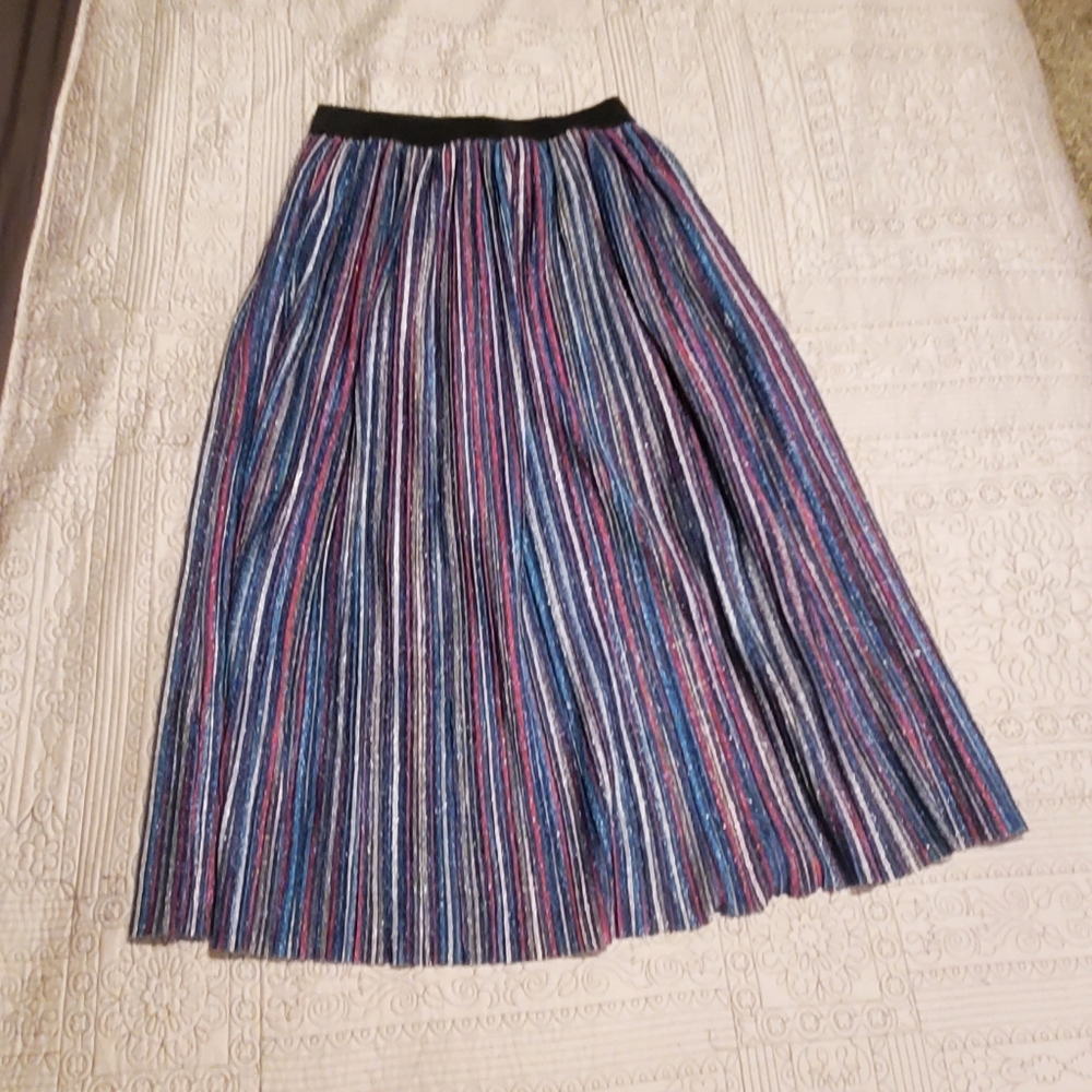 Ladies long skirt. EUC